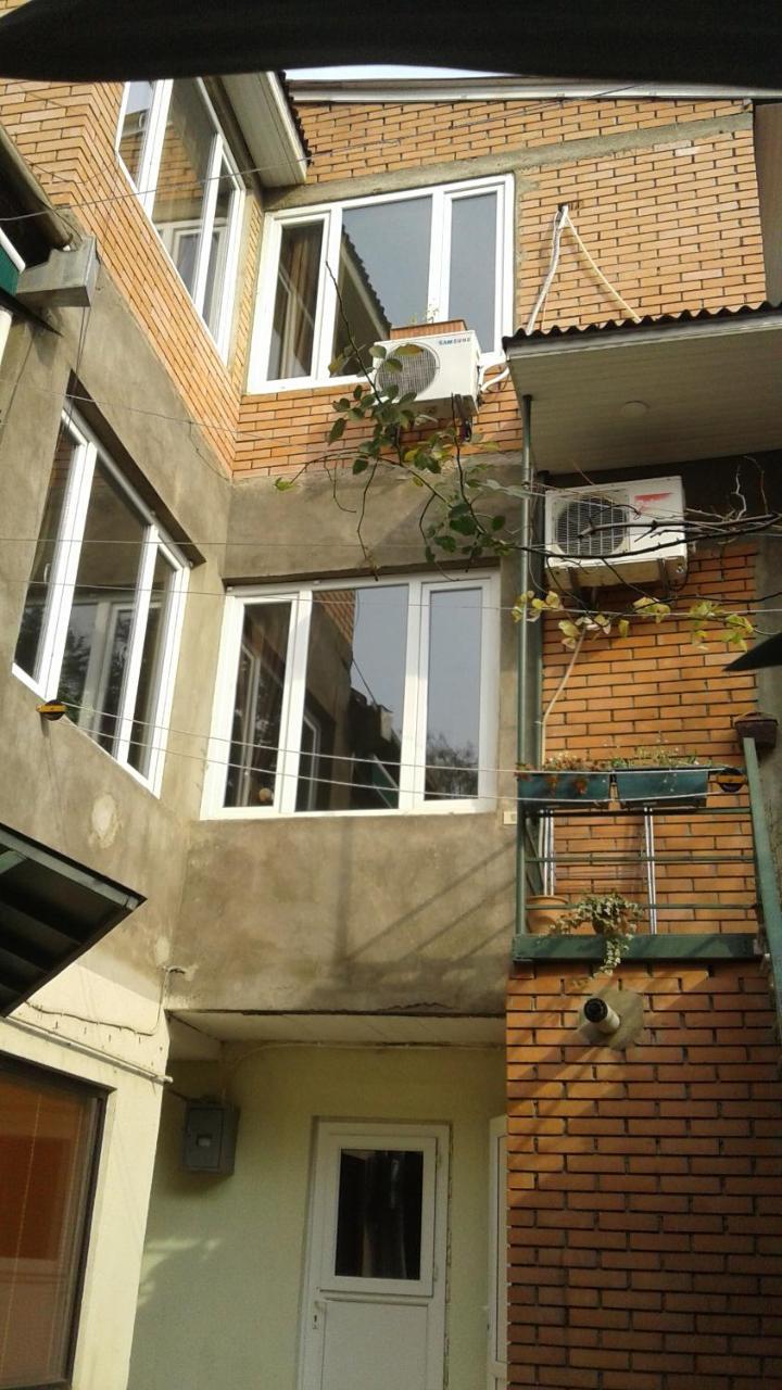 Guesthouse Different Tbilissi Extérieur photo