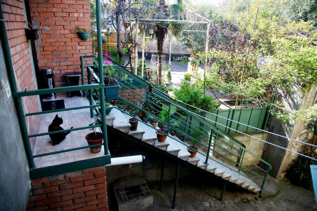 Guesthouse Different Tbilissi Extérieur photo