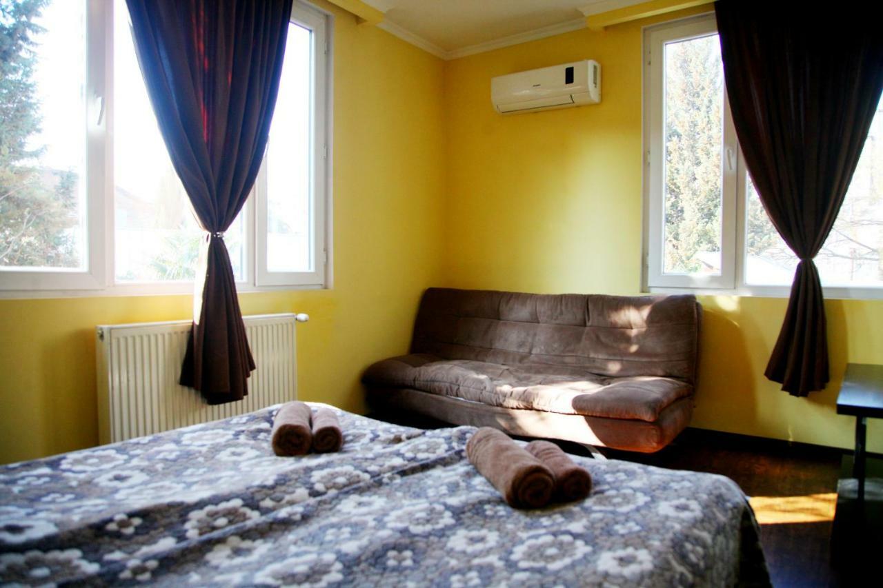 Guesthouse Different Tbilissi Extérieur photo