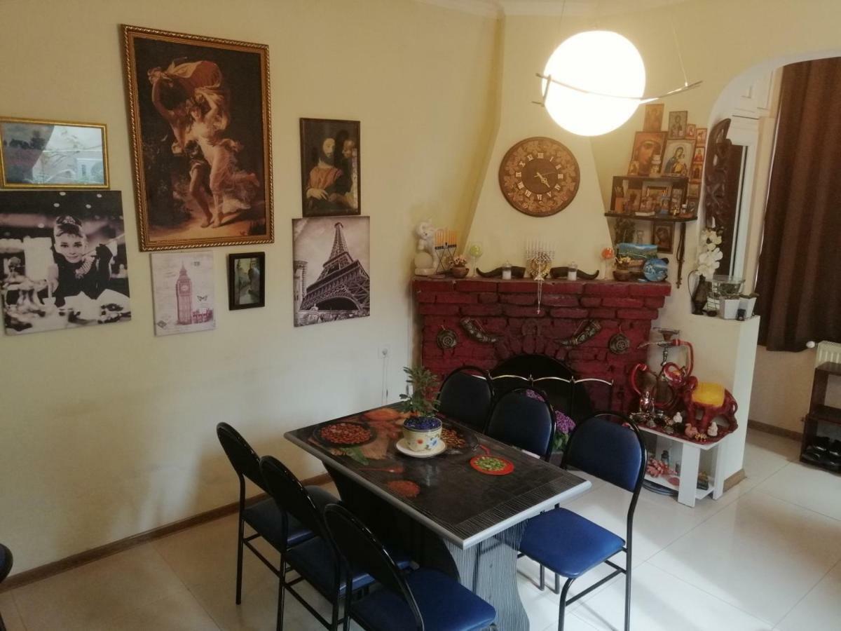 Guesthouse Different Tbilissi Extérieur photo