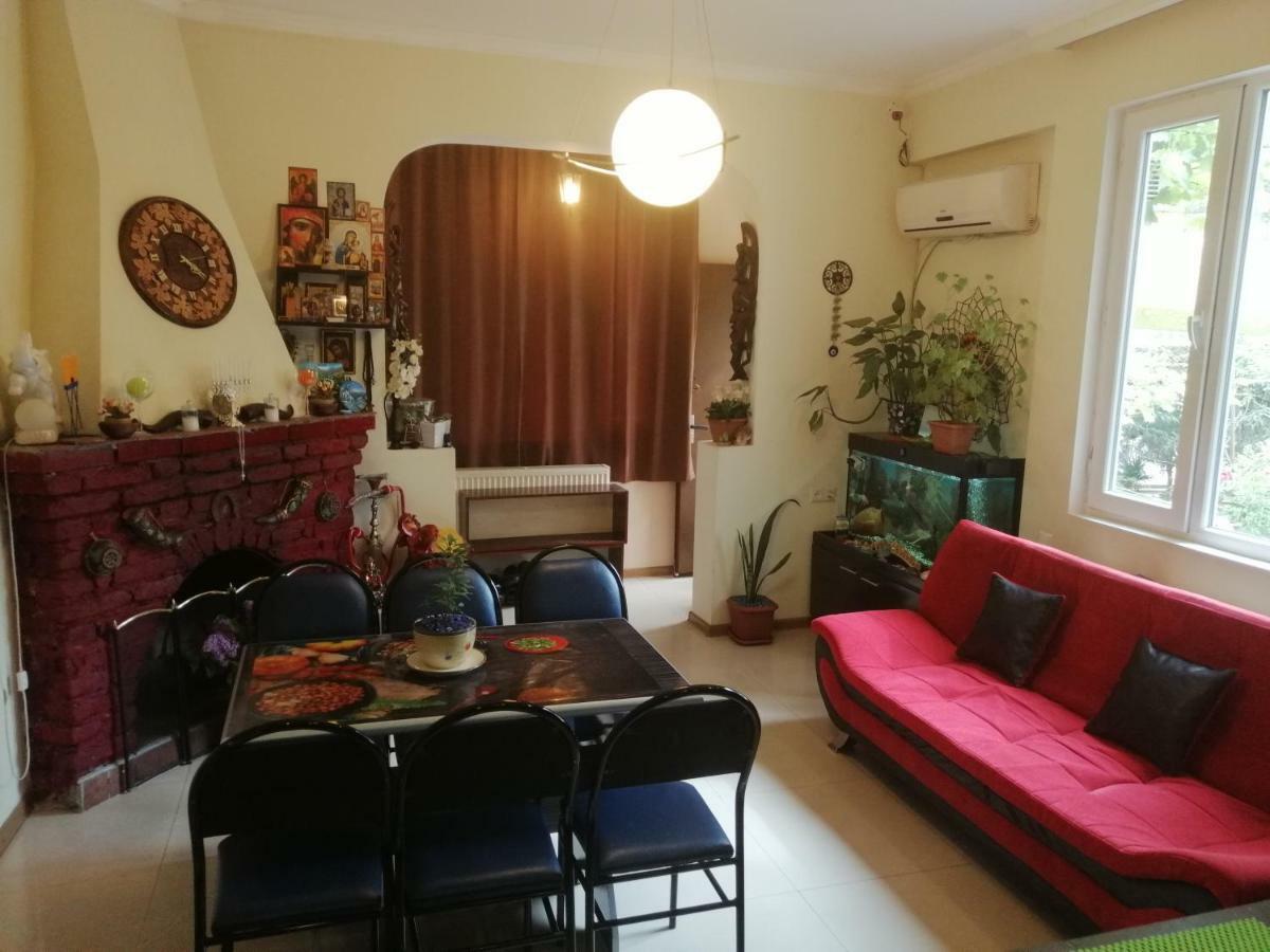Guesthouse Different Tbilissi Extérieur photo